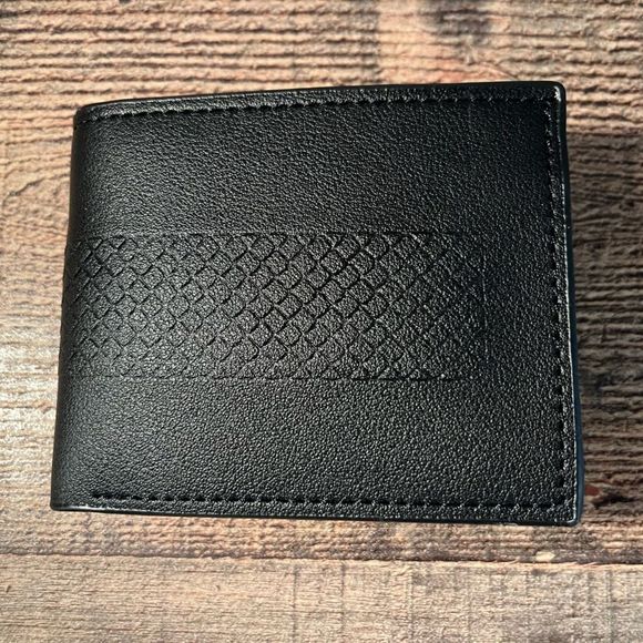 Men’s Bi-Fold Faux Leather Wallet- Diamond Plaque Pattern - Picture 2 of 6